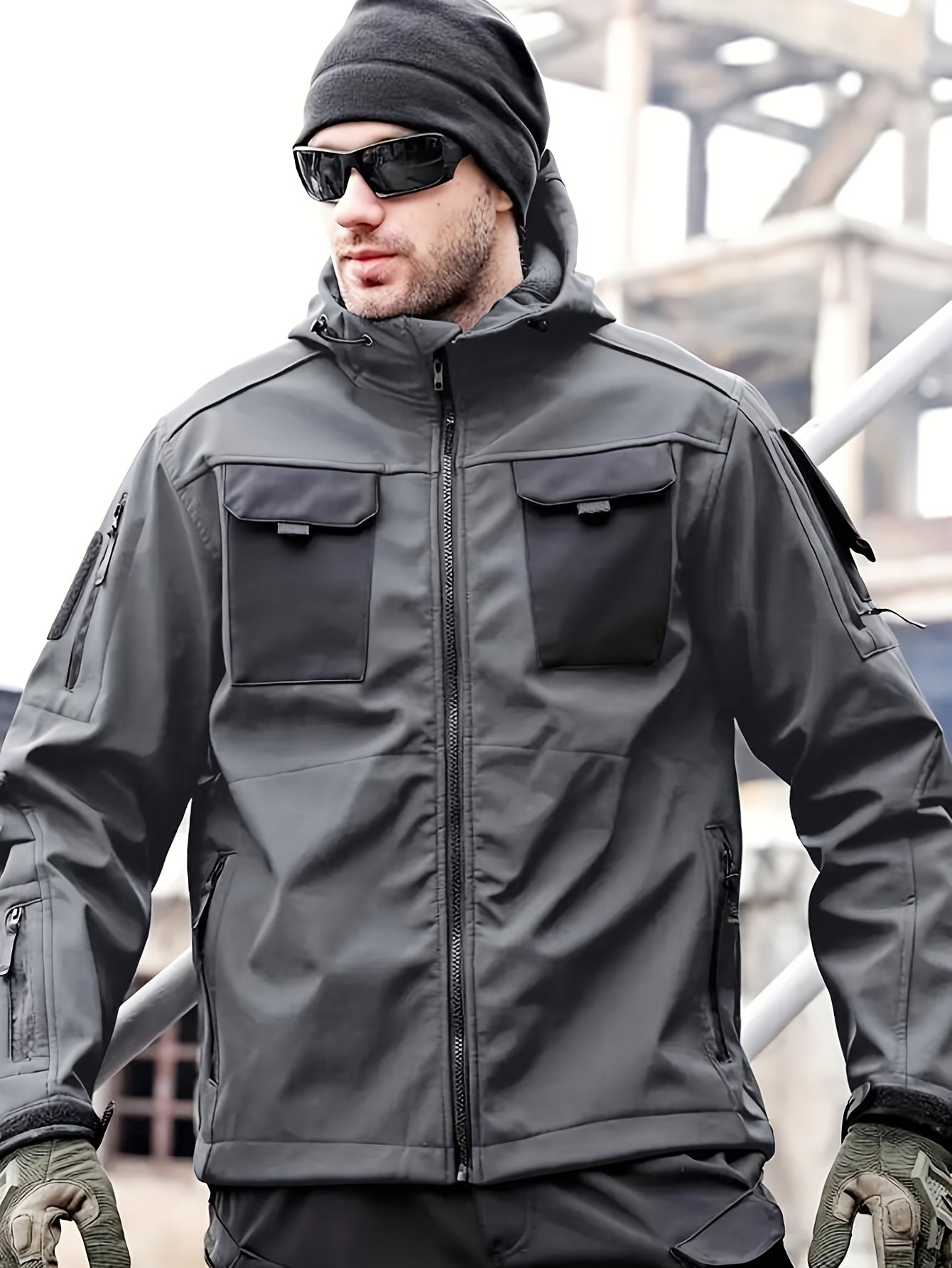 CHAQUETA TACTICA CON CAPUCHA