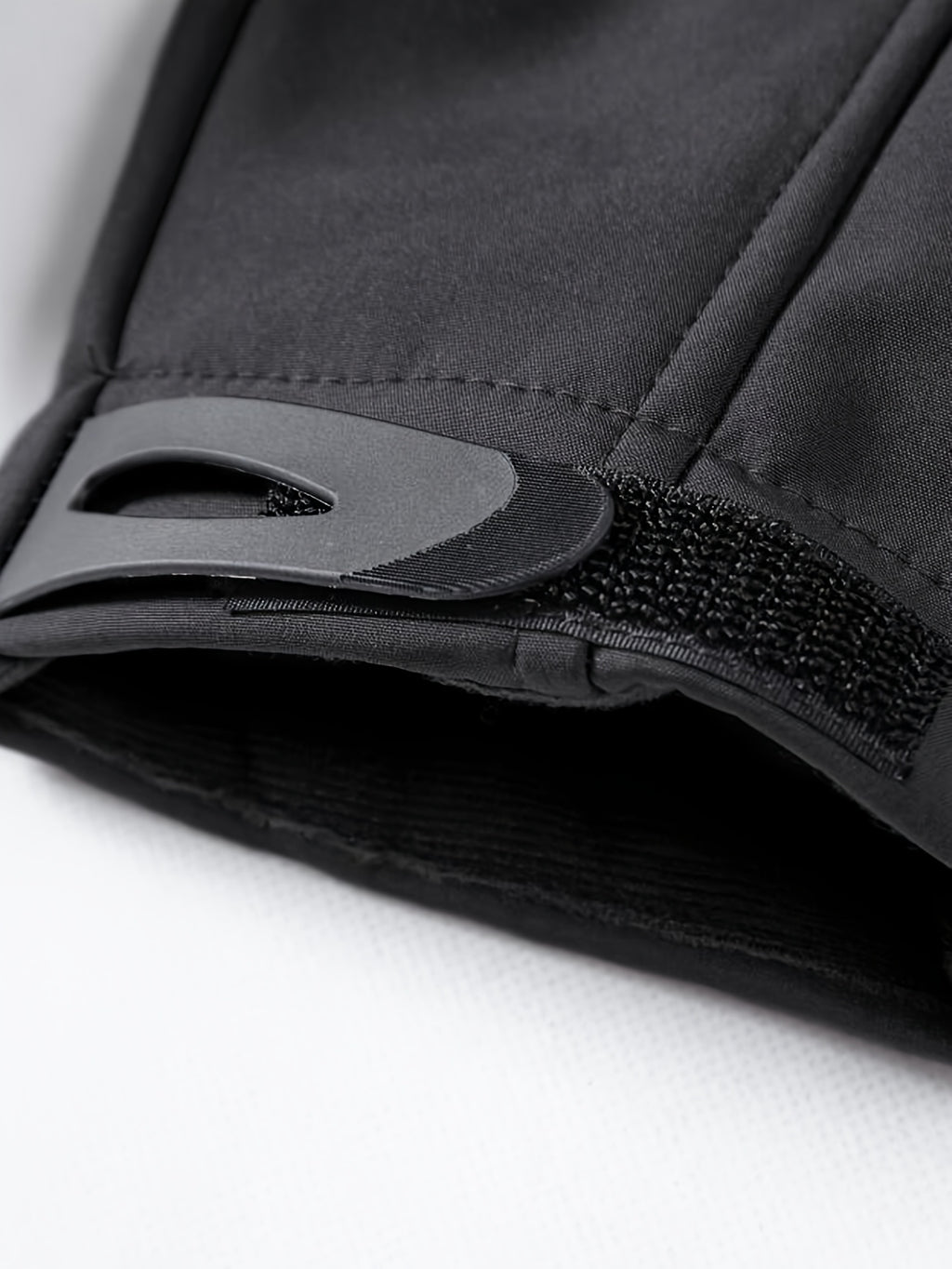 CHAQUETA TACTICA CON CAPUCHA